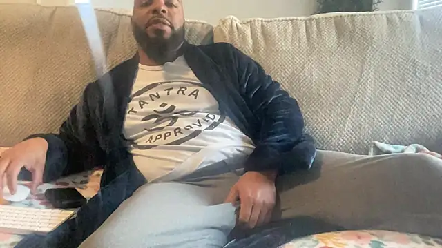 Snapshot of Bbcfun44 chatting on December 12, 4:21 pm Bbcfun44 online show from December 12, 4:21 pm