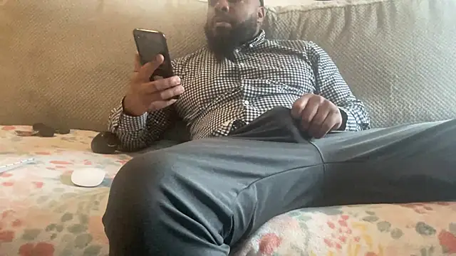 Snapshot of Bbcfun44 chatting on December 17, 8:21 pm Bbcfun44 online show from December 17, 8:21 pm