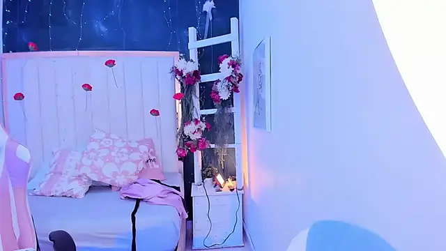 margot smith  online show from March 4, 12:33 pm