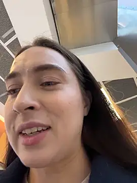 Holly Play online show from November 24, 12:05 pm