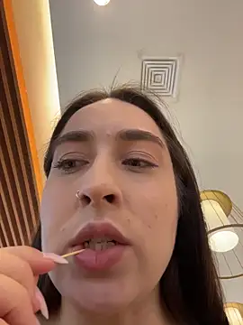 Holly Play online show from December 23, 9:07 am