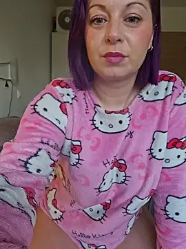 Chaudesquirt online show from March 3, 7:14 am