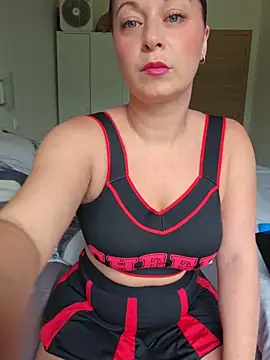 Snapshot of Chaudesquirt chatting on May 3, 9:04 am Chaudesquirt online show from May 3, 9:04 am