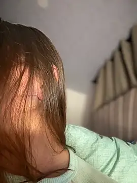 Snapshot of Iris_lee chatting on February 20, 5:04 am Iris lee online show from February 20, 5:04 am