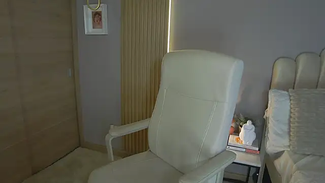 Alessia-miller  online show from March 16, 12:23 am