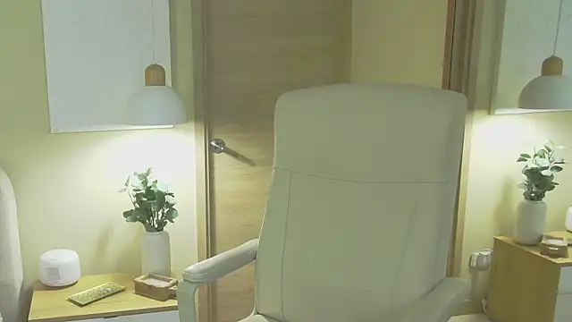 Alessia-miller  online show from March 4, 11:44 pm