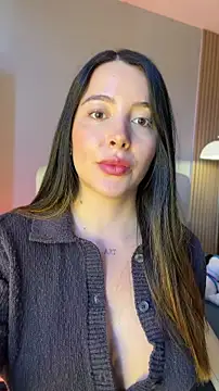 Snapshot of Alessia-miller_ chatting on June 17, 9:49 pm Alessia-miller online show from June 17, 9:49 pm