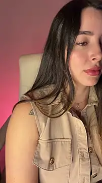 Snapshot of Alessia-miller_ chatting on June 21, 11:40 pm Alessia-miller online show from June 21, 11:40 pm