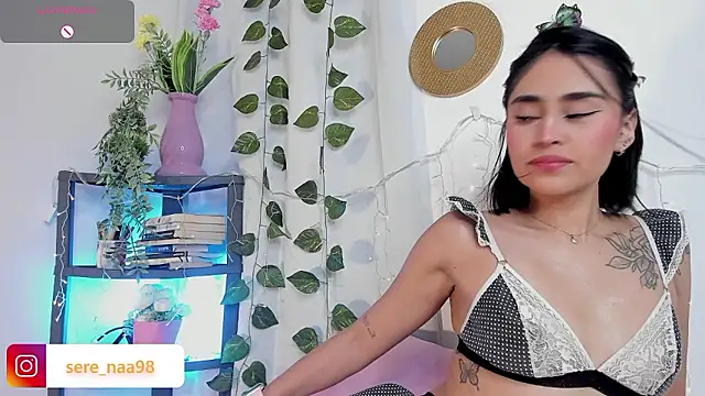 Snapshot of serena_jeyms chatting on January 16, 9:52 pm serena jeyms online show from January 16, 9:52 pm