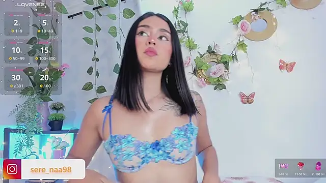Snapshot of serena_jeyms chatting on May 25, 12:38 am serena jeyms online show from May 25, 12:38 am