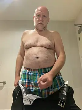 Snapshot of FLSexyGuy chatting on August 1, 1:43 pm FLSexyGuy online show from August 1, 1:43 pm