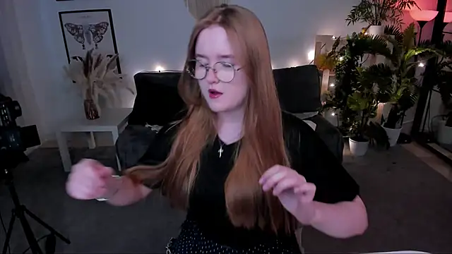 Snapshot of bonnie_wright chatting on June 10, 4:06 pm bonnie wright online show from June 10, 4:06 pm