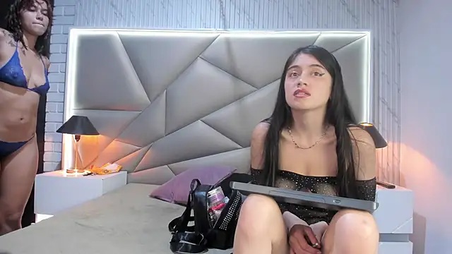 Snapshot of Bonny_Bonss chatting on February 15, 5:39 pm Bonny Bonss online show from February 15, 5:39 pm