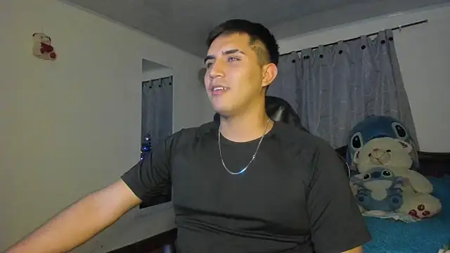 Chris Maddox online show from December 7, 3:47 am