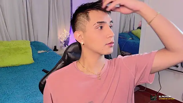 Chris Maddox online show from December 1, 10:48 pm