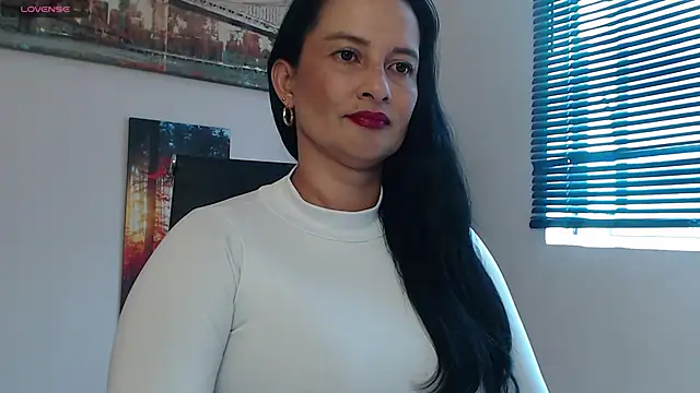 Snapshot of lucy_diiaz chatting on December 24, 5:44 pm lucy diiaz online show from December 24, 5:44 pm