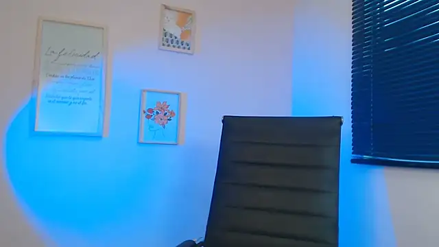 Snapshot of lucy_diiaz chatting on January 21, 10:41 pm lucy diiaz online show from January 21, 10:41 pm