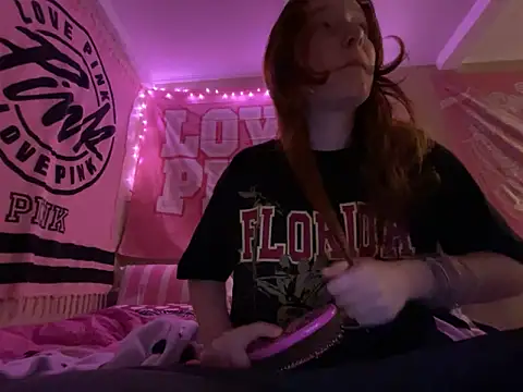 gingerbabe18 online show from December 19, 11:23 pm