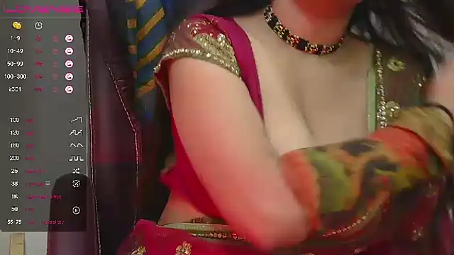 Snapshot of Hoty-Bhabi chatting on December 15, 1:00 pm Hoty-Bhabi online show from December 15, 1:00 pm