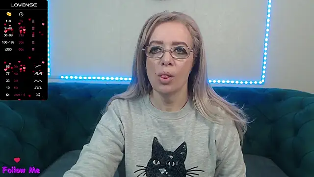 Snapshot of IvanaCharm chatting on March 10, 4:28 am IvanaCharm online show from March 10, 4:28 am