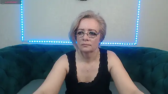 Snapshot of IvanaCharm chatting on March 13, 4:38 am IvanaCharm online show from March 13, 4:38 am
