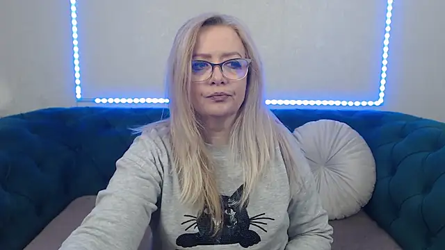 IvanaCharm online show from April 28, 3:33 am