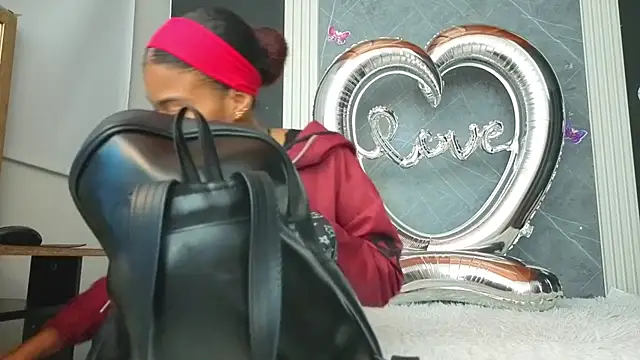 YummyDuooo online show from February 18, 11:06 am