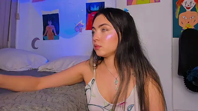 Snapshot of azumi_cutiepie_ chatting on December 16, 6:27 pm azumi cutiepie online show from December 16, 6:27 pm