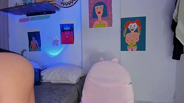 Snapshot of azumi_cutiepie_ chatting on December 23, 10:12 pm azumi cutiepie online show from December 23, 10:12 pm