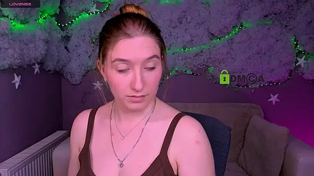 Snapshot of daisy_candy chatting on May 23, 8:35 pm daisy candy online show from May 23, 8:35 pm