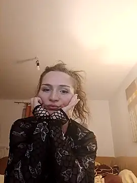ludovika09 online show from May 14, 9:43 pm