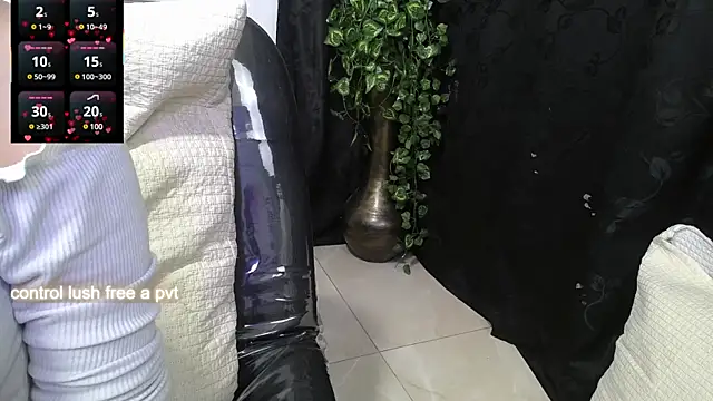 Snapshot of shantala_krisha chatting on March 11, 11:55 am shantala krisha online show from March 11, 11:55 am