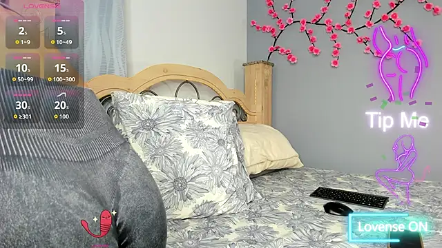 Snapshot of Angel_1997 chatting on October 3, 12:51 am Angel 1997 online show from October 3, 12:51 am