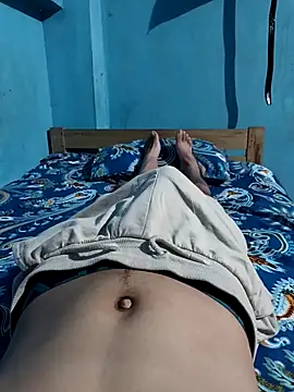 Snapshot of funnguy25 chatting on October 29, 3:58 pm funnguy25 online show from October 29, 3:58 pm