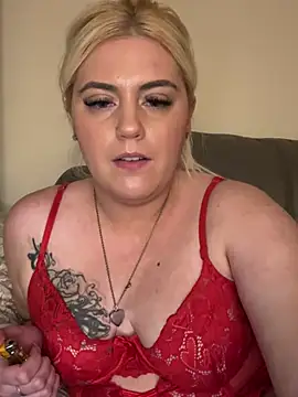 Blondiee3088 online show from February 5, 6:26 pm