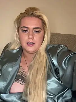 Blondiee3088 online show from February 19, 5:38 pm