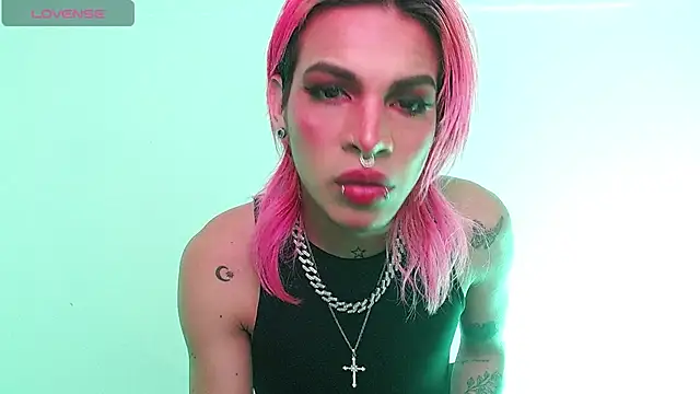 Snapshot of Jace_Quinn chatting on December 1, 10:32 pm Jace Quinn online show from December 1, 10:32 pm