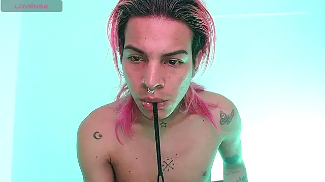 Snapshot of Jace_Quinn chatting on December 3, 4:36 am Jace Quinn online show from December 3, 4:36 am