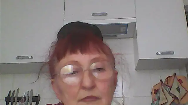 Snapshot of TanyaSweet634 chatting on November 3, 9:21 am TanyaSweet634 online show from November 3, 9:21 am