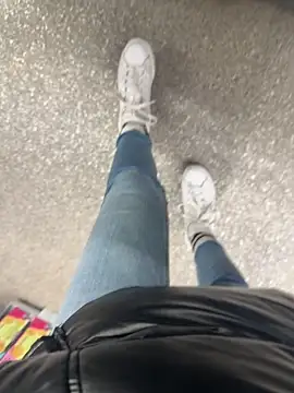 FeetVibe online show from November 20, 7:19 am