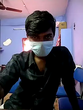 Snapshot of Tamilandteluguboy14 chatting on November 7, 6:13 am Tamilandteluguboy14 online show from November 7, 6:13 am