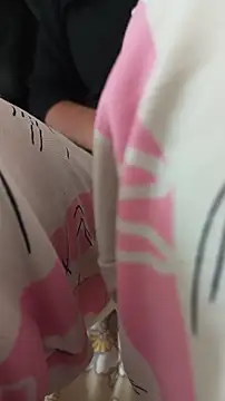 Snapshot of Official_queen chatting on November 1, 7:54 am Official queen online show from November 1, 7:54 am