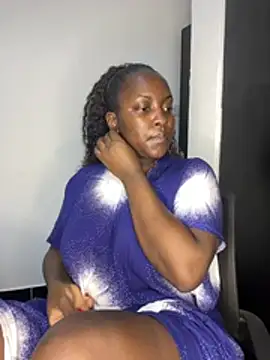 Snapshot of prettiepearl chatting on June 10, 9:25 pm prettiepearl online show from June 10, 9:25 pm
