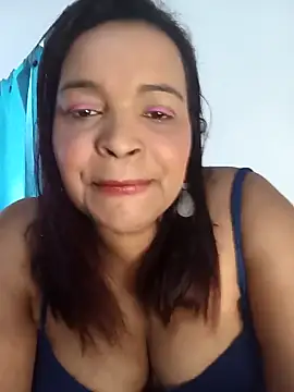 Snapshot of _violetta_- chatting on May 4, 1:07 pm violetta - online show from May 4, 1:07 pm