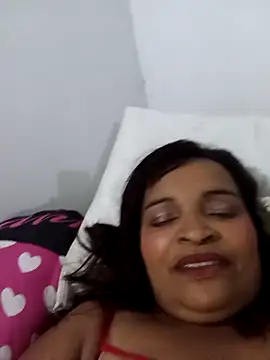 Snapshot of _violetta_- chatting on May 6, 12:52 am violetta - online show from May 6, 12:52 am
