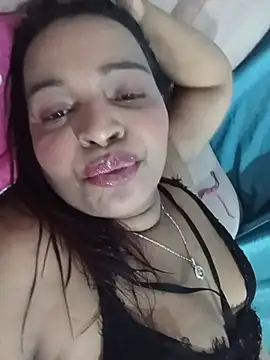 Snapshot of _violetta_- chatting on May 13, 10:27 pm violetta - online show from May 13, 10:27 pm