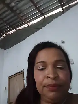Snapshot of _violetta_- chatting on May 15, 12:23 pm violetta - online show from May 15, 12:23 pm