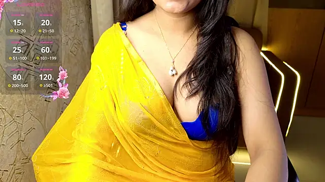 Snapshot of Punjabi_Queen1 chatting on December 15, 9:13 am Punjabi Queen1 online show from December 15, 9:13 am