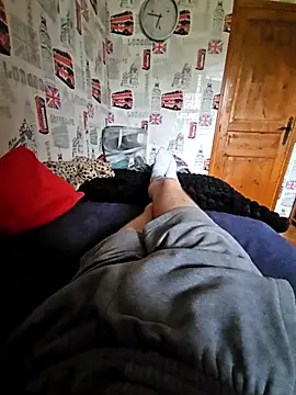 Snapshot of Azerty0911 chatting on May 5, 3:53 pm Azerty0911 online show from May 5, 3:53 pm