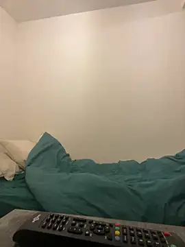 Snapshot of Enzo_showww chatting on December 23, 7:28 am Enzo showww online show from December 23, 7:28 am